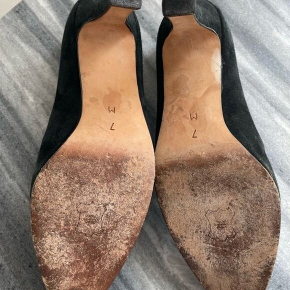 BALLY Black Suede Round Toe Pump Size 7 - Picture 11 of 12